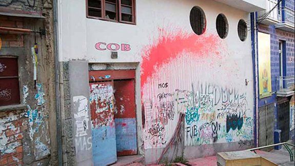 Atentan contra la central obrera boliviana en La Paz