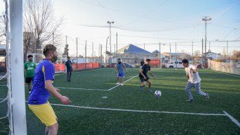 neuquen: suspenden el metegol humano por una semana neuquen: suspenden el metegol humano por una semana