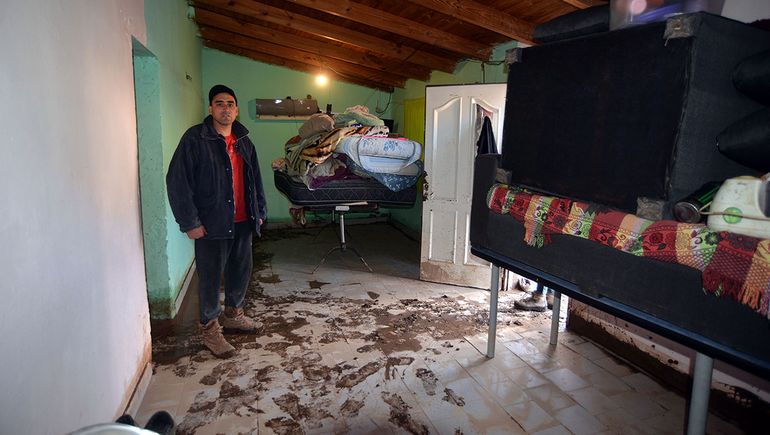 Adrián Sandoval contó cómo es vivir con la casa inundada. Adrián Sandoval contó cómo es vivir con la casa inundada.