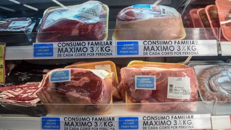 Los cortes de carne populares volaron de las góndolas en su debut