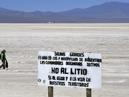 Salinas icónicas del Triángulo del Litio, donde la extracción enfrenta desafíos ambientales y sociales crecientes. Salinas icónicas del Triángulo del Litio, donde la extracción enfrenta desafíos ambientales y sociales crecientes.