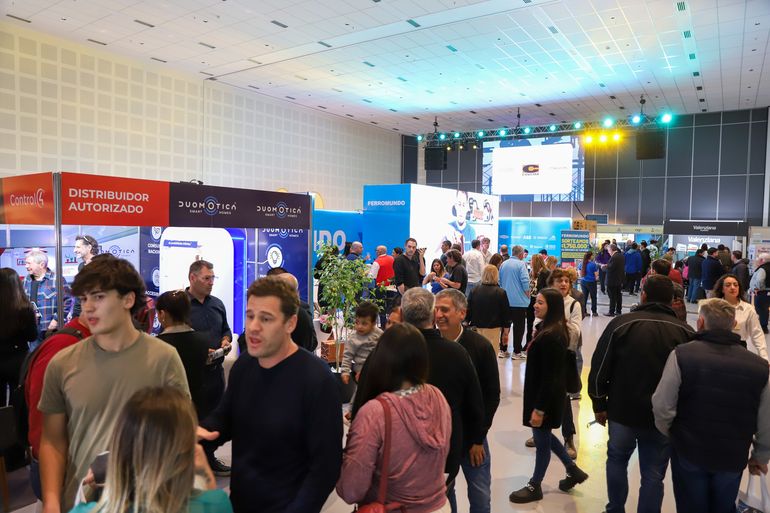 Edifica Neuquén, el primer evento que se realizó en el Centro de Convenciones Domuyo. Edifica Neuquén, el primer evento que se realizó en el Centro de Convenciones Domuyo.