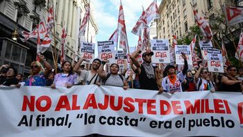 Protesta contra la Reforma Laboral que propone el DNU de Javier Milie. Foto: Google.