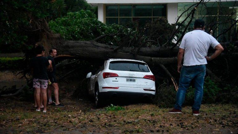 Las impactantes imágenes del tornado en Pinamar