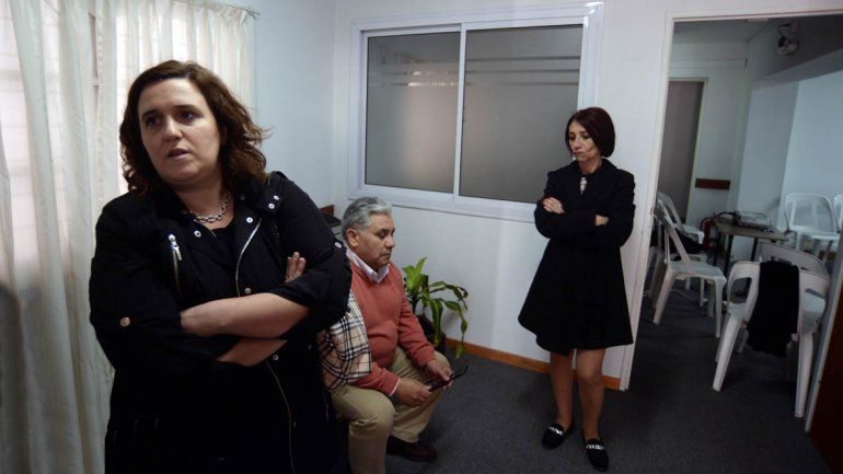 Un ladrón ingresó a la Oficina de la Mujer, encerró a una jueza en el baño y robó una notebook