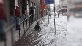 Las terribles imágenes de la inundación en Jujuy: calles transformadas en ríos