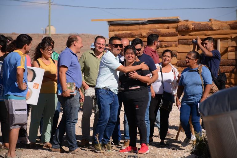 Rioseco estuvo en Zapala junto al candidato a intendente Gastón Calabró.