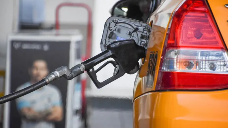 Los dueños de las estaciones de servicio quieren que les compensen las pérdidas por la regulación de precios.