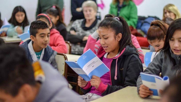 Alumnos neuquinos cantarán el Himno Nacional en lengua mapuche en el Congreso