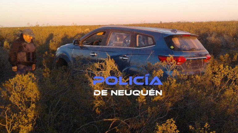 Apareció abandonada una de las camionetas robadas en el depósito de la concesionaria