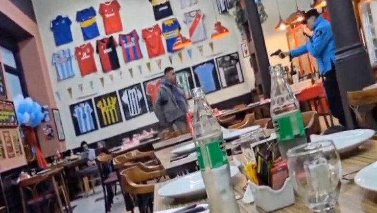 Un policía de la Ciudad de Buenos Aires mató a un hombre en un bodegón