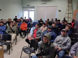 Por la cantidad de asistentes, se armaron grupos de 15 personas. Por la cantidad de asistentes, se armaron grupos de 15 personas.