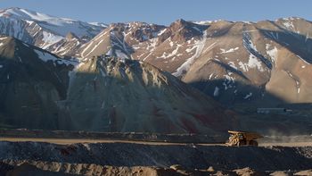 Argentina importa cada año unas 220 toneladas del mineral para sostener el funcionamiento de sus tres centrales nucleares. | LM Neuquen Argentina importa cada año unas 220 toneladas del mineral para sostener el funcionamiento de sus tres centrales nucleares.