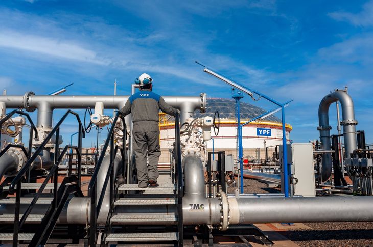 YPF habilit&oacute; los primeros dos tanques y puso en marcha del sistema de bombeo del Oleoducto Vaca Muerta Norte.