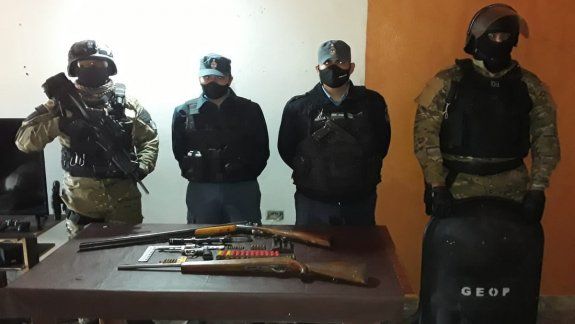 Tres delincuentes lo golpearon