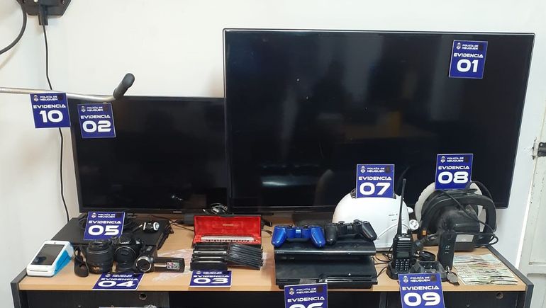 Desvalijaron una casa en Confluencia, les cayó la Policía y las víctimas se multiplicaron