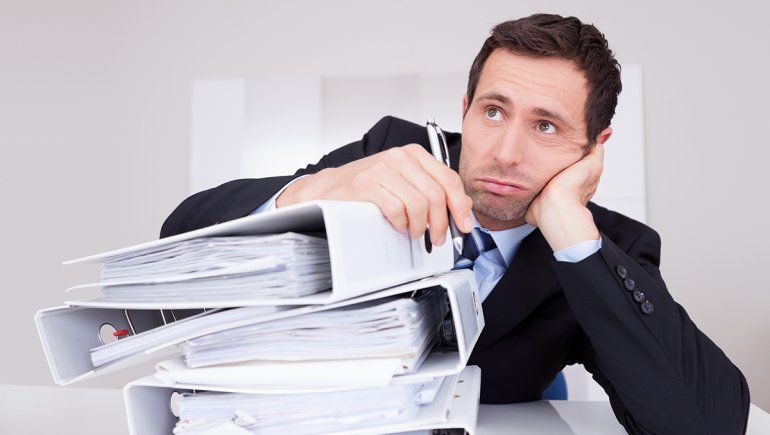 Lo indemnizaron por aburrirse en el trabajo