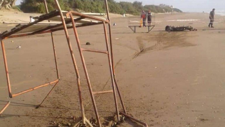 Mar de Ajó: murieron al chocar un mangrullo en plena playa