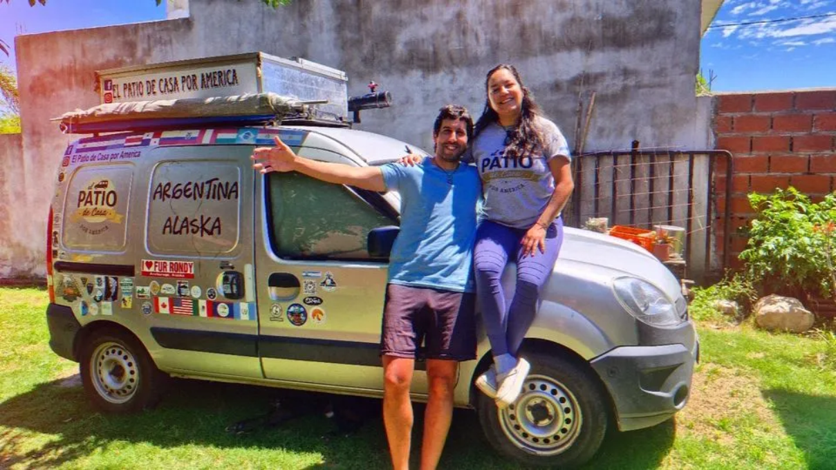 Ale y Nacho encontraron su forma de vida viajando desde Cipolletti a Alaska.&nbsp;
