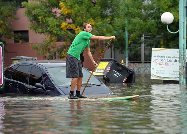 Son 48 los muertos por el temporal en La Plata