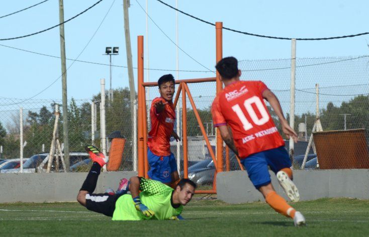 Uno de los festejos de Patagonia por la goleada.