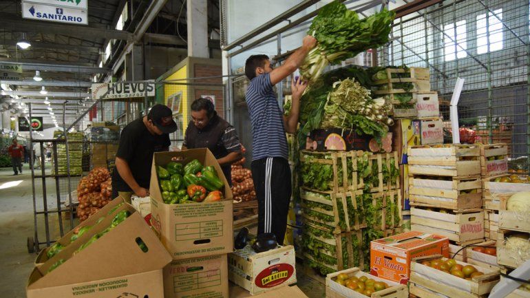 Verdulerías imposibles: a la helada tardía se suman los altos precios de las frutas importadas
