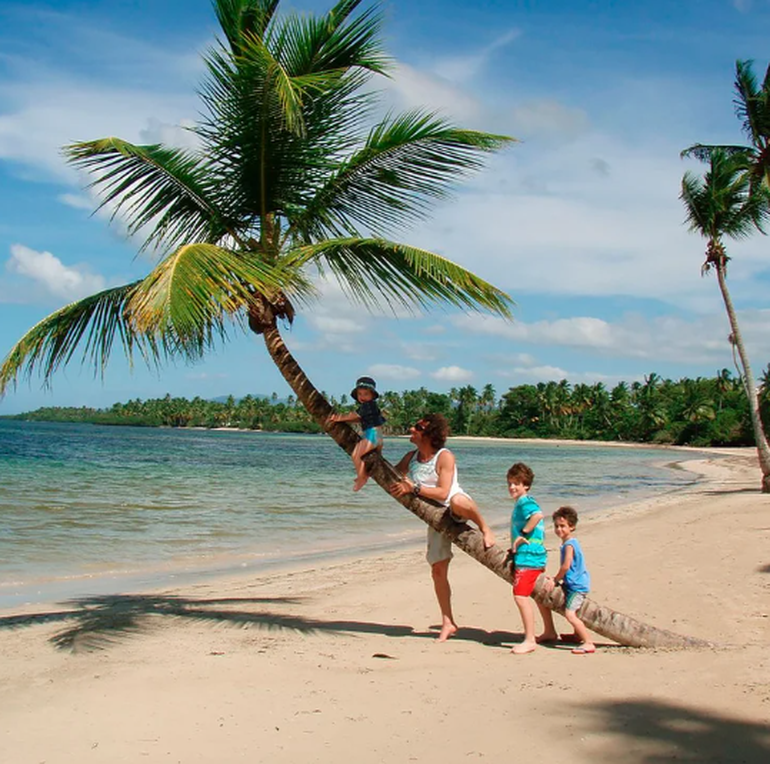 Junto a su mujer Andrea, Eugenio formó una hermosa familia.