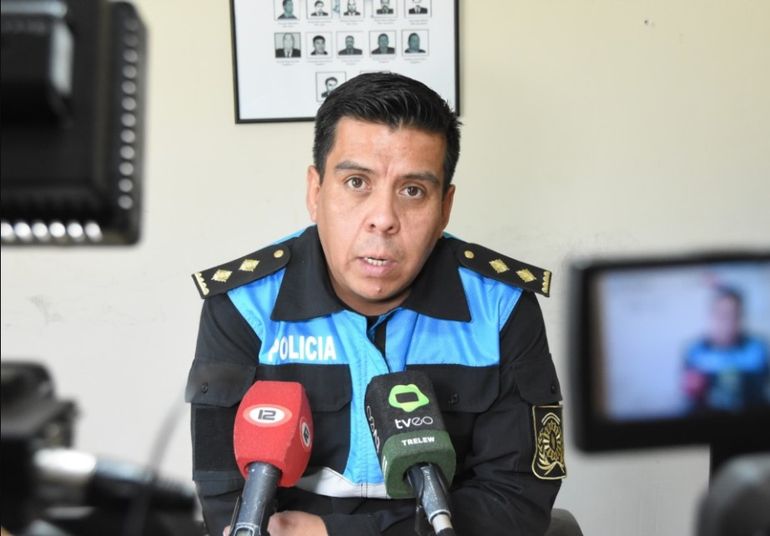 Diego Correa, titular de la Comisaría Segunda de Trelew, dio detalles del violento asalto al jubilado de 81 años. Diego Correa, titular de la Comisaría Segunda de Trelew, dio detalles del violento asalto al jubilado de 81 años.