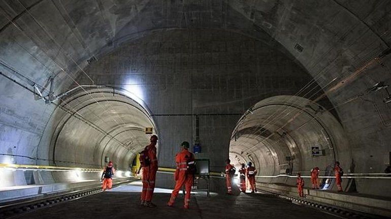 Inauguran el túnel ferroviario más largo del mundo