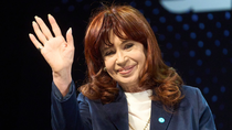 Los fiscales Luciani y Mola reclamaron al Tribunal Oral Federal N° 2 que ejecute de inmediato el decomiso millonario ordenado en la causa Vialidad. Los fiscales Luciani y Mola reclamaron al Tribunal Oral Federal N° 2 que ejecute de inmediato el decomiso millonario ordenado en la causa Vialidad.