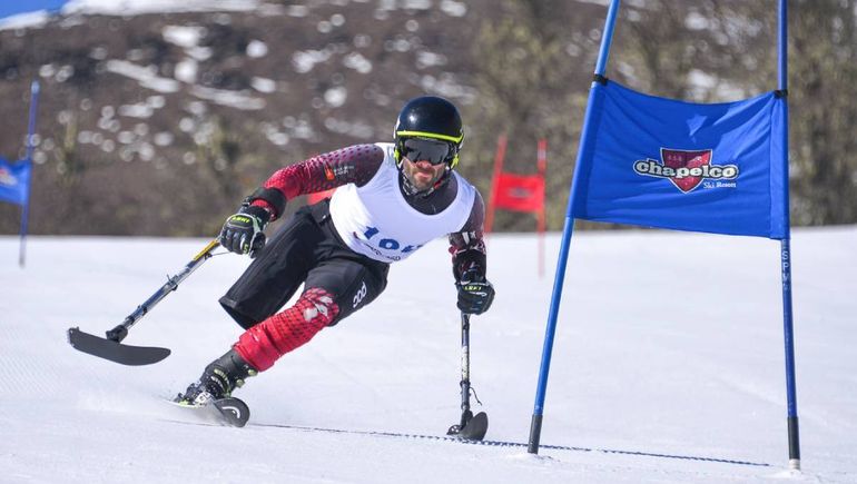 En Chapelco, 25 personas con discapacidad participarán en diferentes modalidades en la nieve, ya sea en esquí o snowboard. En Chapelco, 25 personas con discapacidad participarán en diferentes modalidades en la nieve, ya sea en esquí o snowboard.