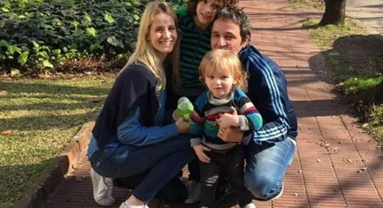 Julieta Prandi junto a sus hijos y su ex marido