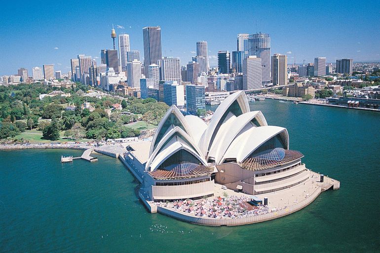Pagan 3.400 dólares por viajar a Australia y Nueva Zelanda: cómo postularse