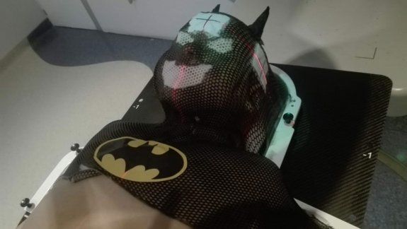 Una máscara de Batman para dar poder a niños con cáncer