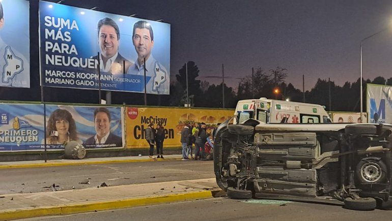 Impresionante choque y vuelco en el Alto: un herido
