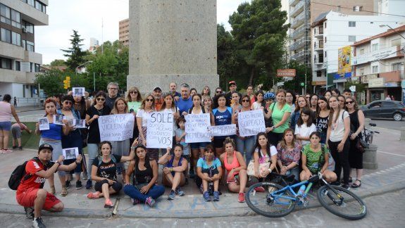 Un atleta de elite neuquino golpeó y lastimó a la pareja