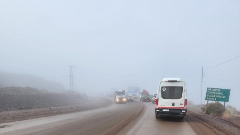 La Ruta 7 a Añelo siempre está congestionada y es peligrosa a toda hora. La Ruta 7 a Añelo siempre está congestionada y es peligrosa a toda hora.