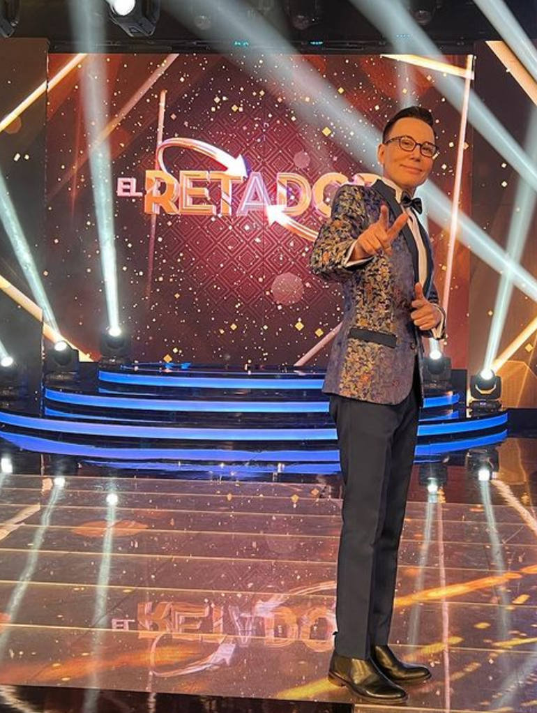 El periodista en su rol de jurado del programa chileno El Retador.