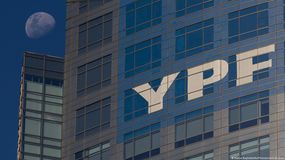 YPF anunció una inversión histórica de USD 25.000 millones bajo el RIGI para el desarrollo de Vaca Muerta | LM Neuquen YPF anunció una inversión histórica de USD 25.000 millones bajo el RIGI para el desarrollo de Vaca Muerta