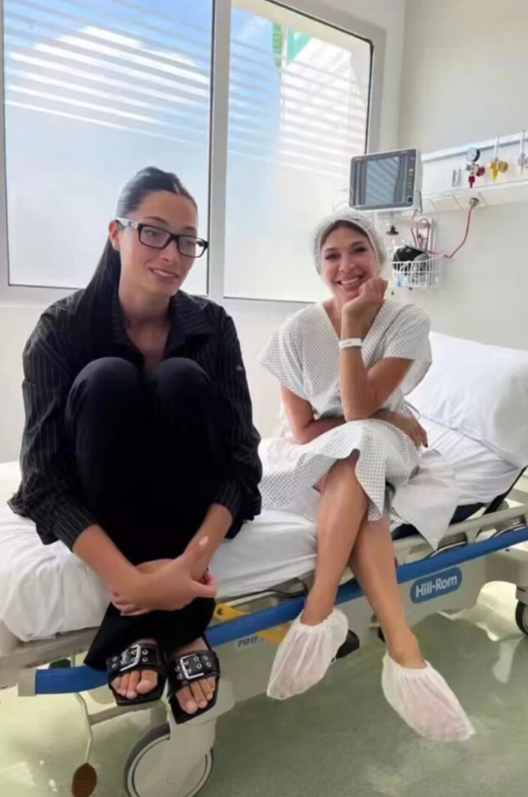 Imagenes que compartió Cathy Fulop con su hija menor, Tiziana Sabatini, durante su proceso quirúrgico. Imagenes que compartió Cathy Fulop con su hija menor, Tiziana Sabatini, durante su proceso quirúrgico.