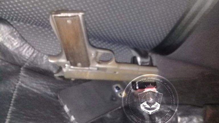 El nerviosismo lo delató: frustraron un asalto de un joven armado a un remise