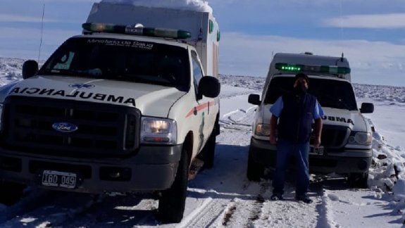 Salud asistió un parto prematuro en plena nevada