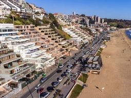 Departamentos ofrecidos en Reñaca terminaron en una estafa que dejó a turistas argentinos sin alojamiento durante Año Nuevo. Departamentos ofrecidos en Reñaca terminaron en una estafa que dejó a turistas argentinos sin alojamiento durante Año Nuevo.