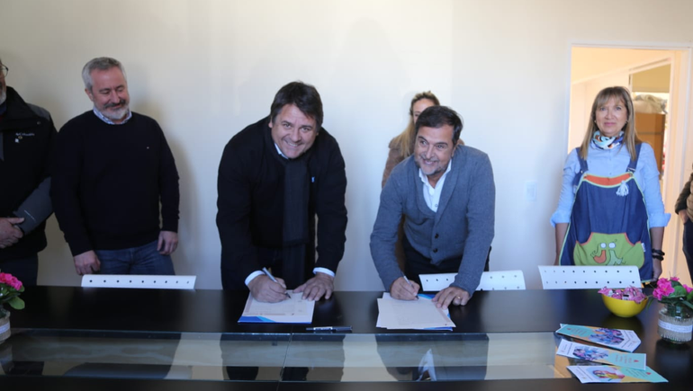 Gaido entregó escritura y un aporte financiero a la Fundación Tiempo de Niños