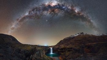 Salto del Agrio, fotografía nocturna seleccionada a nivel internacional. Salto del Agrio, fotografía nocturna seleccionada a nivel internacional.