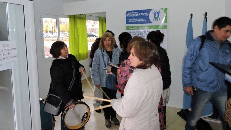 Ruidosa protesta en reclamo de mejoras en Desarrollo Social