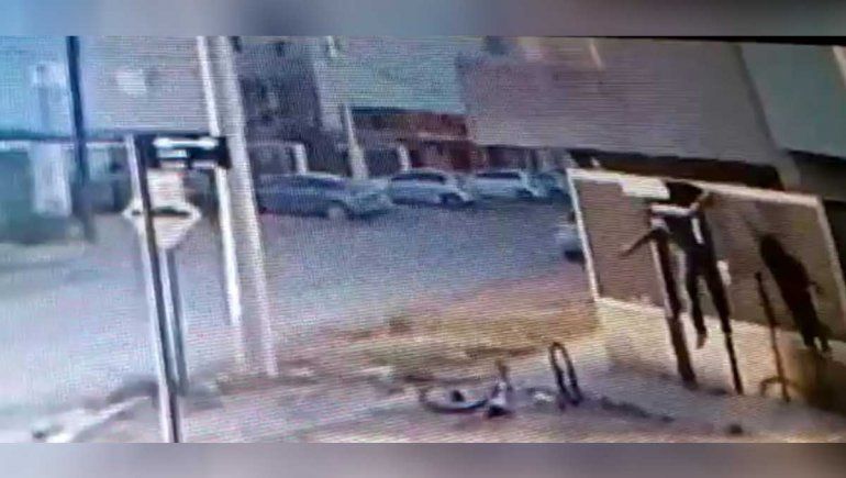 Alertan por los ladrones del Corsa Gris en Altos de Limay