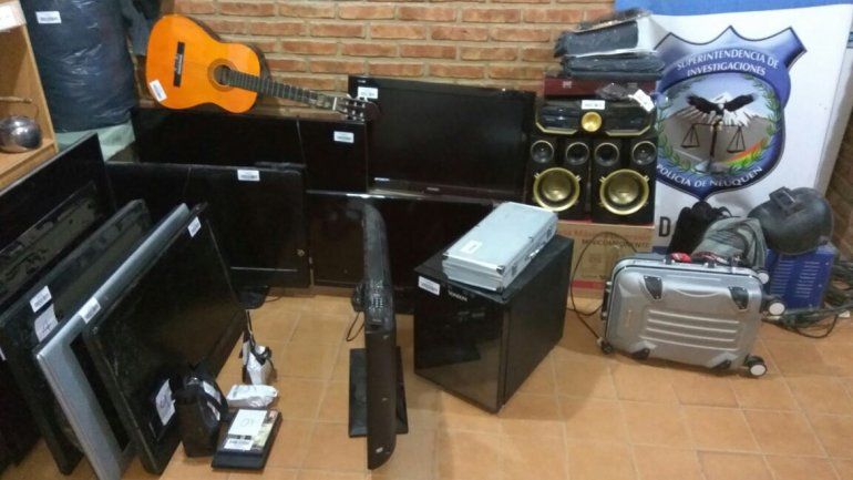 Parte de los elementos secuestrados son televisores de diferentes pulgadas