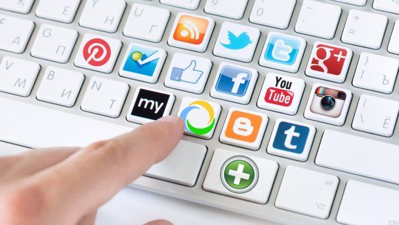 Según las respuestas que se den, se puede medir el grado de dependencia que una persona tiene con Facebook, Twitter, Instagram, Snapchat y demás.