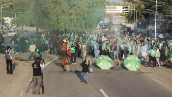 ate rio negro corta los puentes carreteros ate rio negro corta los puentes carreteros